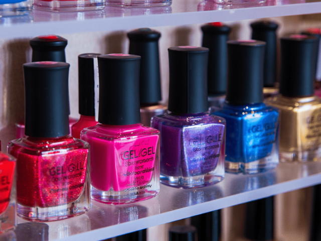 Nouveaux horizons pour vos ongles : explorez les tendances du gel coloré